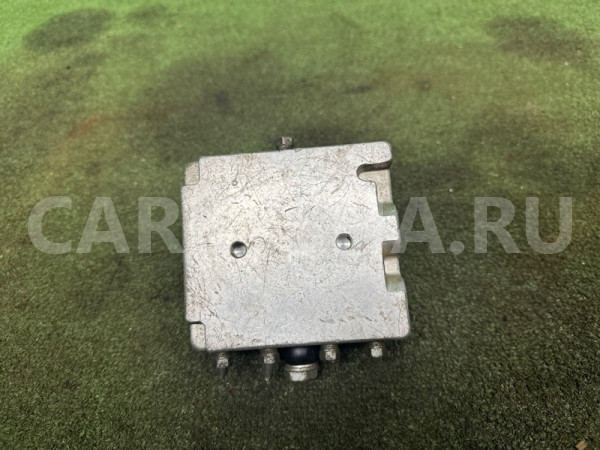 Блок клапанов гидроподвески Toyota Land Cruiser 200 2008-2022 4894060020 Toyota Land Cruiser 