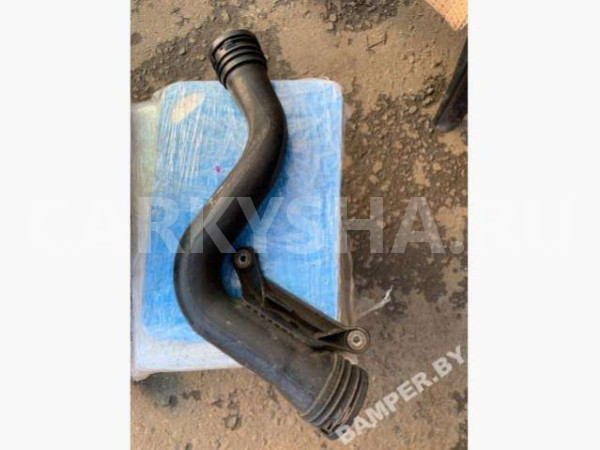 Патрубок интеркулера Volkswagen Passat B6 (2005—2010) Volkswagen Passat оригинальный номер 1K0145762P