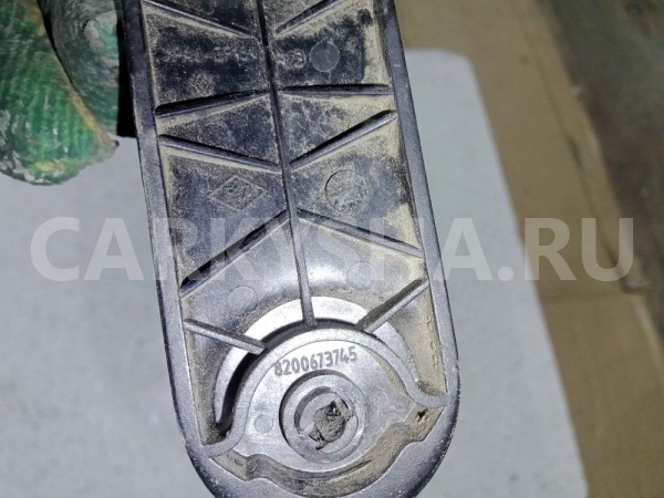 Ручка стеклоподъемника Renault Sandero I (2009—2014) Renault 14 оригинальный номер 8200673745