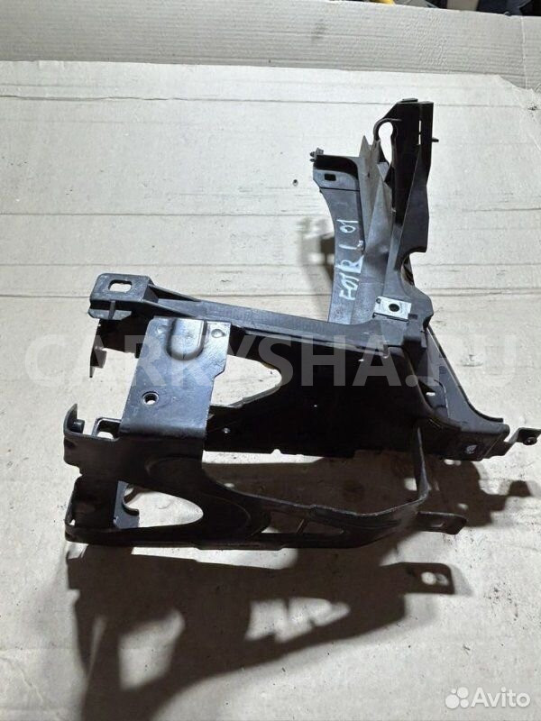 Кронштейн фары левый BMW 7 F01 N54B30 2010 BMW 7er оригинальный номер 51 64 7 184 159
