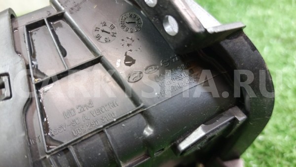 Дефлектор воздушный в торпедо правый Hyundai Hyundai Elantra оригинальный номер 974903X000