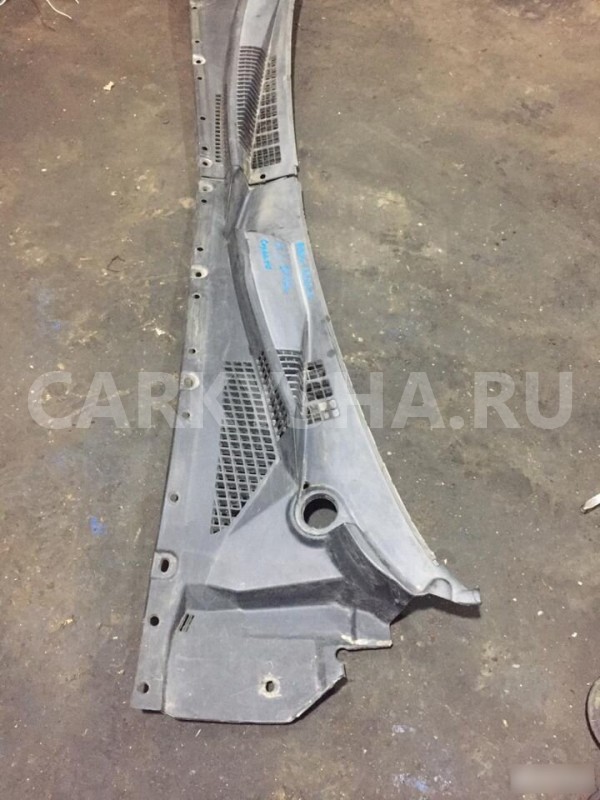 Накладка декоративная (жабо, дождевик) KIA Sorento Kia Sorento 