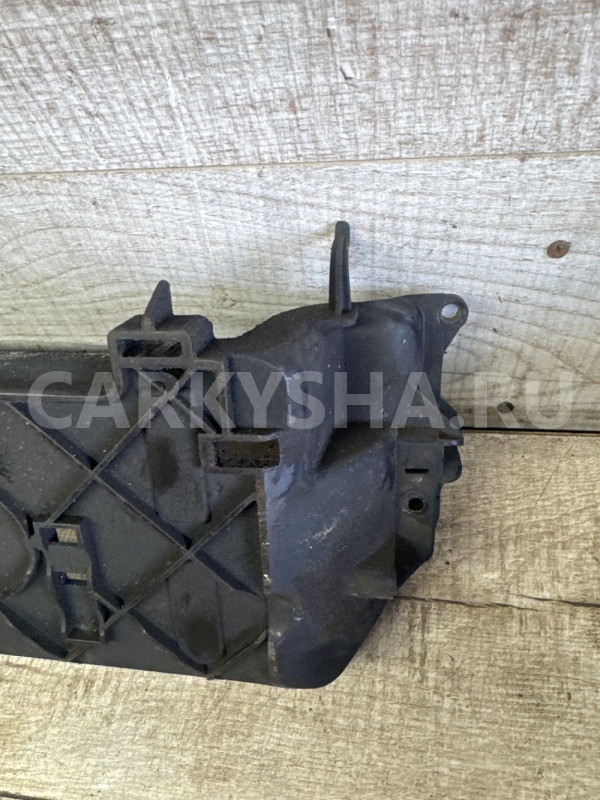 BMW X5 E70 Кронштейн радиатора нижний x6 BMW X6 оригинальный номер 7795909