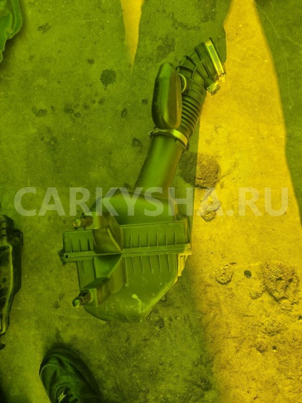 Корпус воздушного фильтра Nissan Fuga 