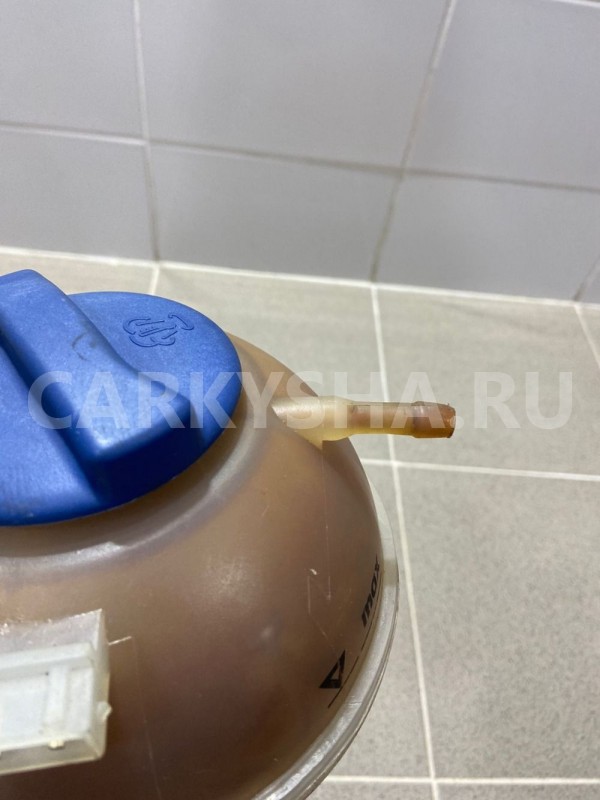 Расширительный бачок Chery Amulet 2006 г Chery Amulet (A15) оригинальный номер 1114700300