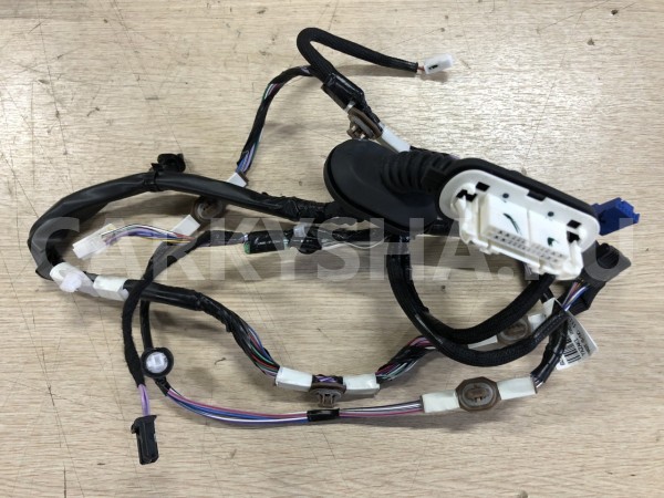Проводка двери задняя правая Toyota Corolla XII (E210) – седан оригинальный номер 82153-02J90