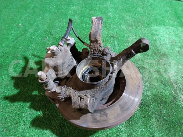 Кулак поворотный передний правый Suzuki Cultus 