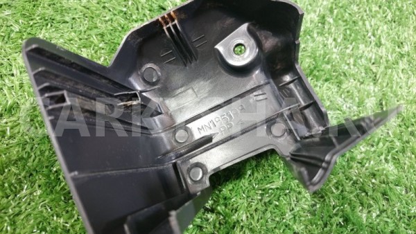 Заглушка полозьев сиденья передняя Mitsubishi Mitsubishi Outlander 