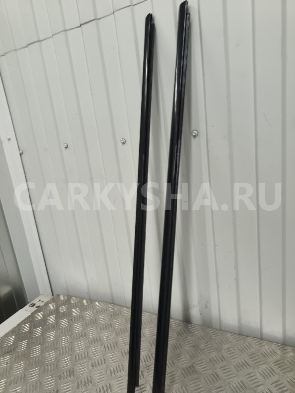 Молдинг двери Porsche Cayenne 7P0839475D, задний левый Porsche Cayenne 