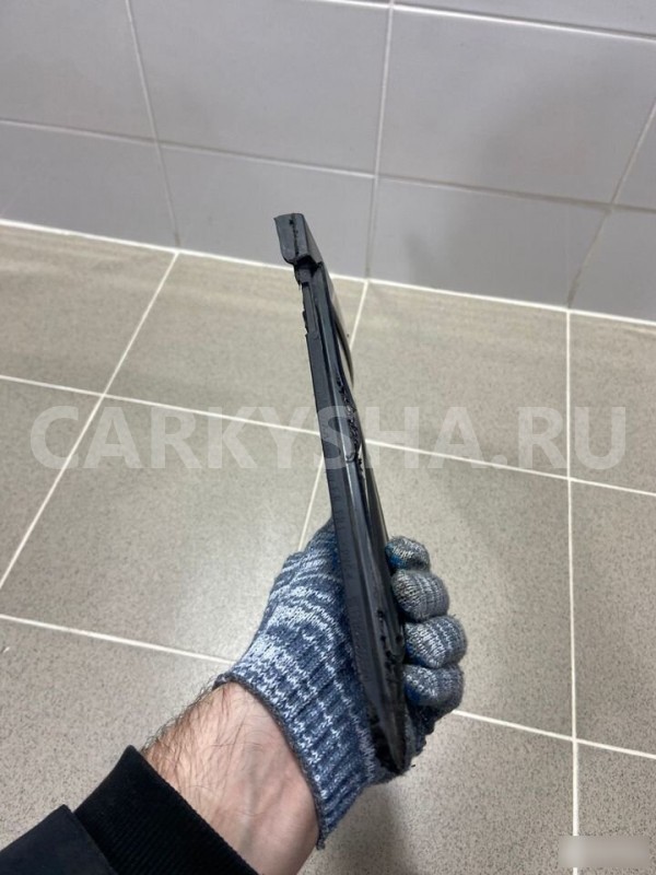 Форточка в крыло левое Audi A4 2007 г Audi 200 оригинальный номер 43R001057