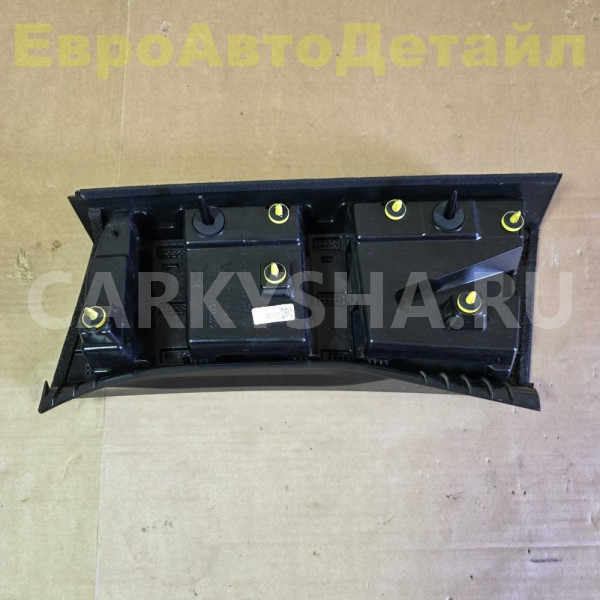 Молдинг кузова задний Land Rover Defender 2 (L663) Land Rover Defender оригинальный номер LR174197
