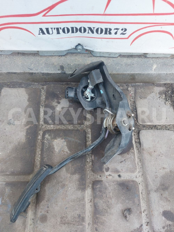 Педаль газа Toyota Avensis T250 Toyota Avensis оригинальный номер 7801013011