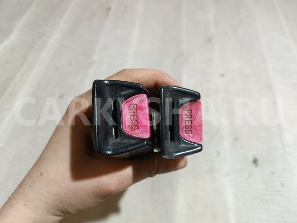 Ответная часть ремня безопасности Volvo 740 