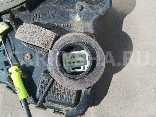 Замок двери передней левой Toyota Avensis t250 Toyota Avensis 