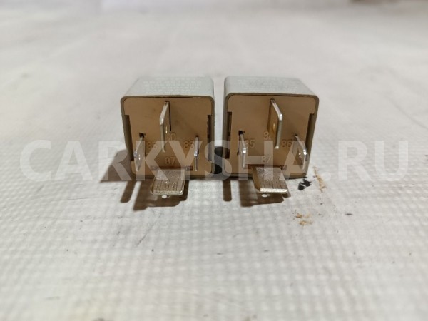 Реле Audi 200 оригинальный номер 8E0951253