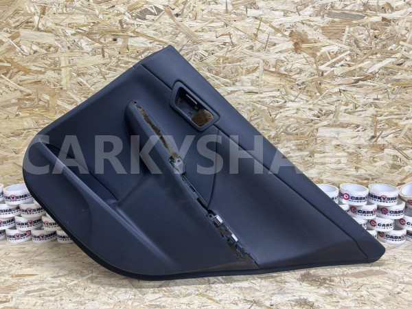 Обшивка двери задняя правая (кожа) Toyota Camry VII (XV50) Рестайлинг оригинальный номер 67630-33E70-C1