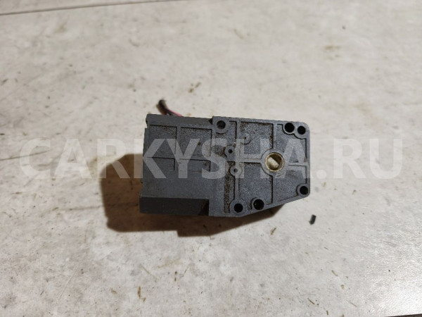 Моторчик заслонки отопителя Nissan Presea оригинальный номер 5027522350