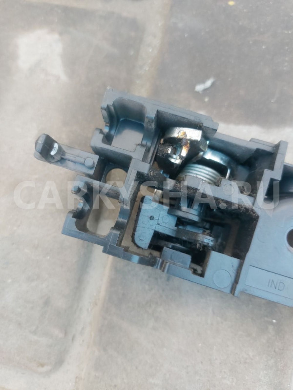 Ручка двери внутренняя левая Toyota Avensis Т250 Toyota Avensis оригинальный номер 6920605040B0
