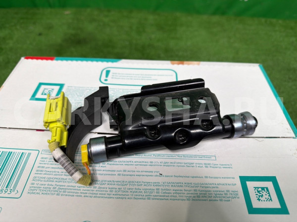 Пиропатрон капота Lexus is 2013-2020 5347053020, левый Lexus IS 