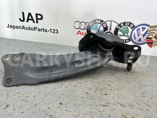 Рычаг подвески задний правый Audi Q3 2015 Audi Q3 