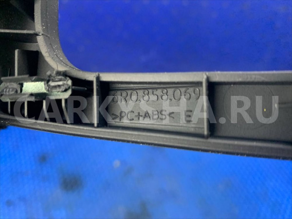 Рамка магнитолы Volkswagen Polo 5 Volkswagen Polo оригинальный номер 6R0 858 069 EVAL