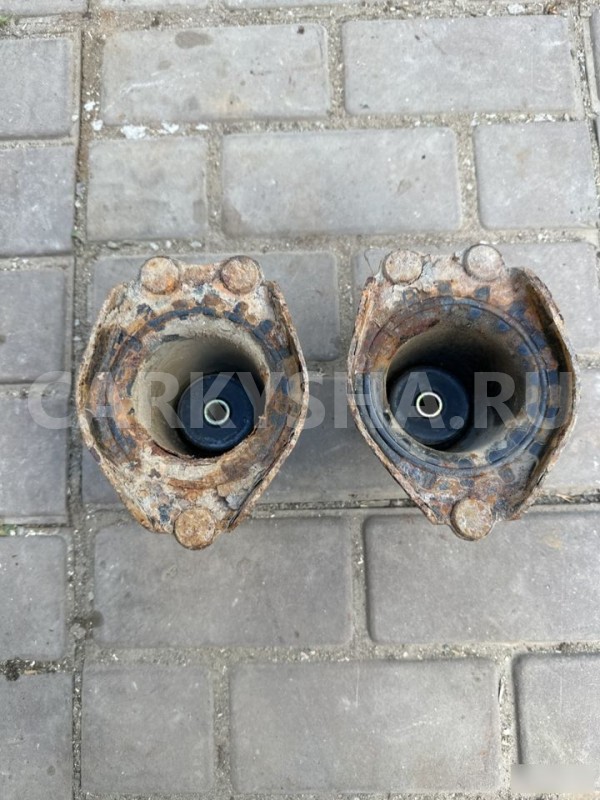 Опора заднего амортизатора Toyota Avensis T250 Toyota Avensis 