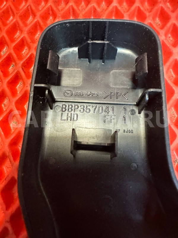 Заглушка крепления сиденья Mazda 3 BL BBR357041 Mazda 2 оригинальный номер BBR357041