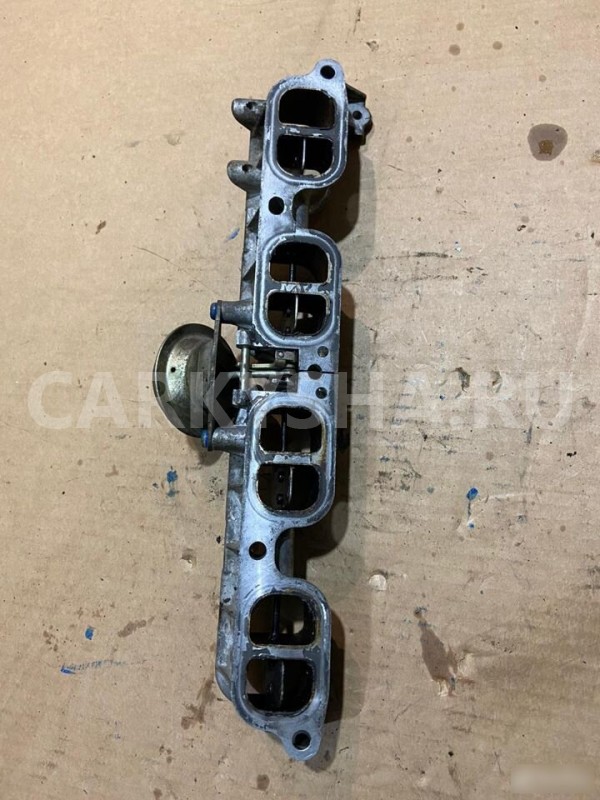 Нижняя часть впускного коллектора Toyota Avensis Toyota Avensis 