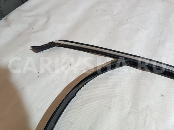 Уплотнитель проема стекла двери передней левой Ford Mondeo 