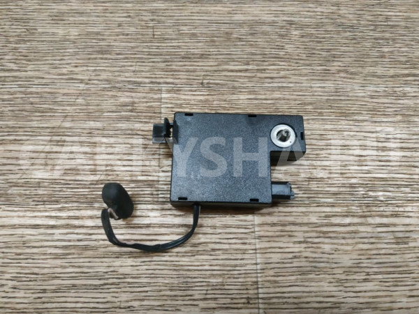 Усилитель антенны Land Rover Freelander оригинальный номер 6H5218C847AA
