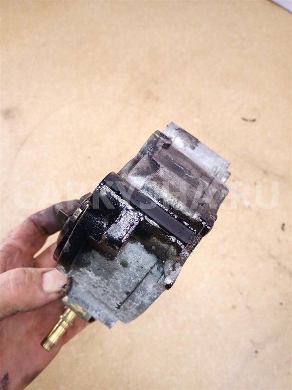 Название детали Вакуумный насос Модель Citroen C-Crosser Citroen C-Crosser оригинальный номер 98 028 512 80