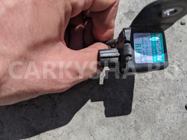 Датчик air bag Nissan Serena оригинальный номер 985824N000