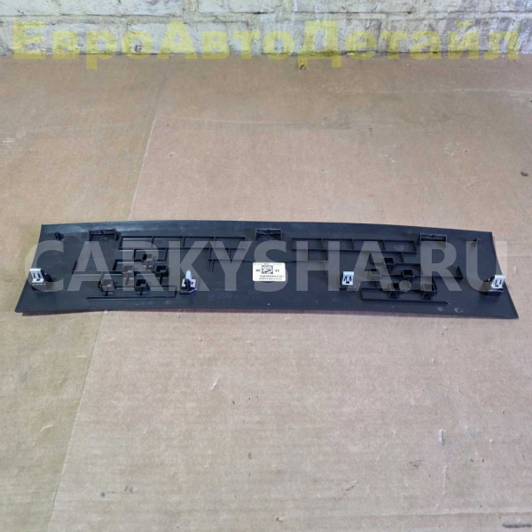 Обшивка потолка задняя Land Rover Defender 2 L663 Land Rover Defender оригинальный номер LR131921