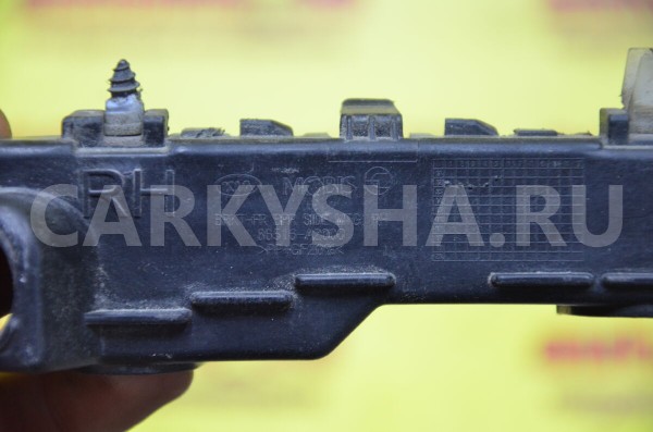 Кронштейн переднего бампера левый Kia Cee'd 