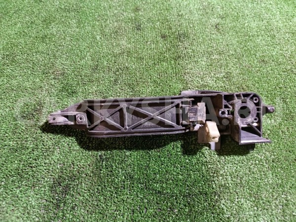 Ручка двери передней наружная левая Ford Focus 