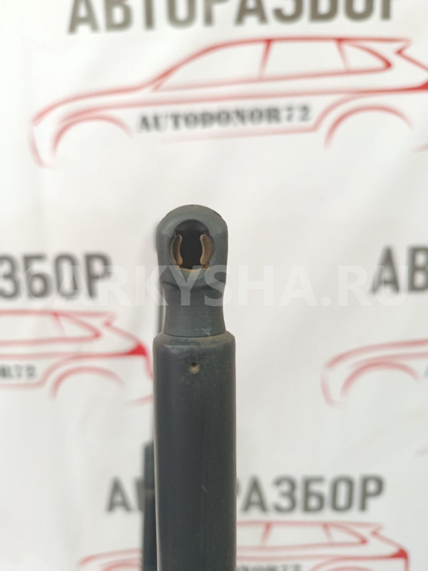Амортизатор двери багажника VW Golf 5 2003-2009 Volkswagen Golf оригинальный номер 1K6827550F