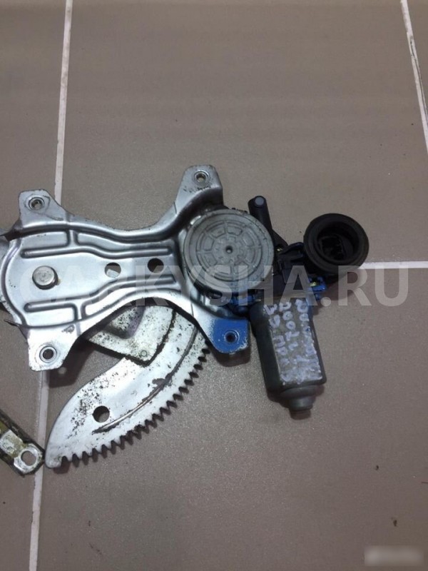 Стеклоподъемник задний правый Daihatsu YRV 2002 г Daihatsu YRV оригинальный номер 2621001010