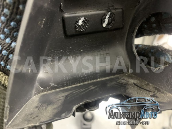 Уголок двери накладка динамика Discovery 3 Land Rover Discovery оригинальный номер 631400117