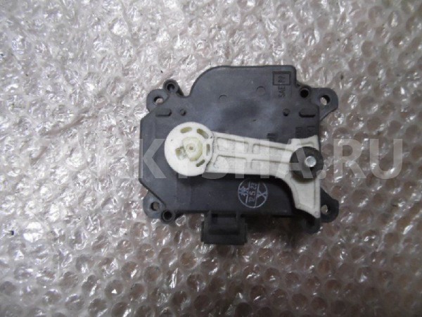 Моторчик заслонки отопителя Toyota RAV4 III рестайлинг (2009—2016) Toyota RAV 4 оригинальный номер 0638000172