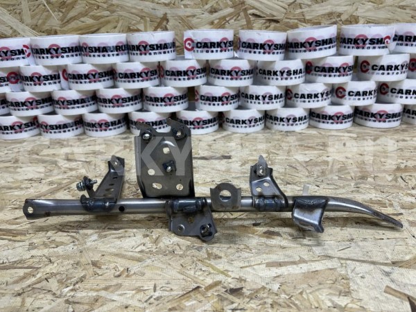 Кронштейн усилителя торпеды правый Toyota Camry VIII (XV70) оригинальный номер 55307-33190