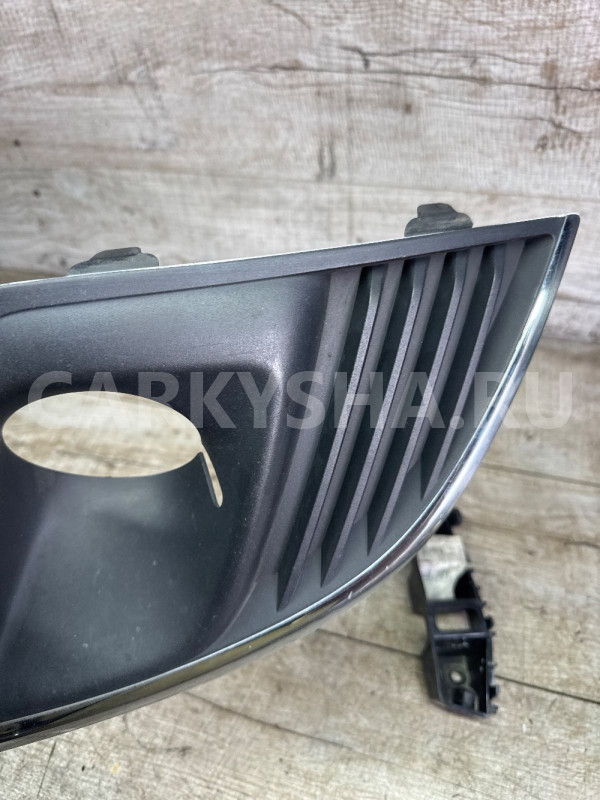 Рамка противотуманой фары правой Chevrolet Cruze Chevrolet Cruze оригинальный номер 95093360
