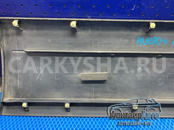 Накладка передней левой двери Pajero 4 молдинг Mitsubishi i оригинальный номер 5727A035