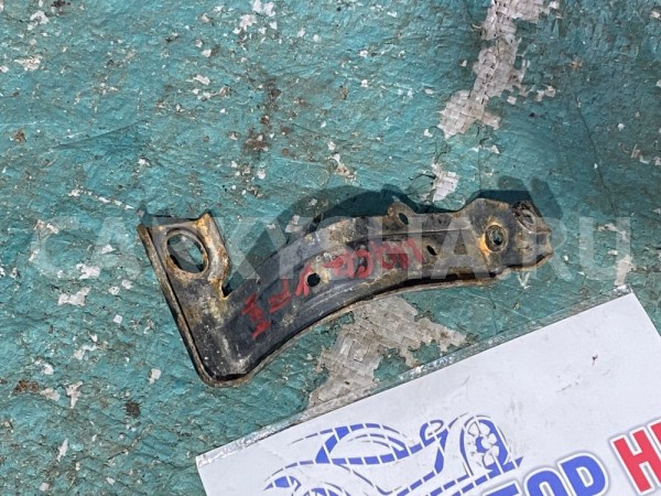 Кронштейн радиатора кондиционера правый Honda Cr-V Honda CR-V оригинальный номер 80111SWA000