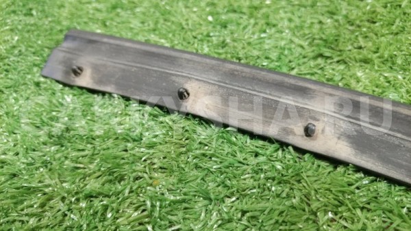 Уплотнитель капота Nissan Avenir 2000 Nissan Avenir оригинальный номер 668302J000