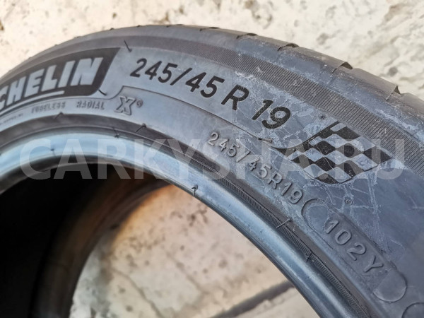 Michelin Pilot Sport 4 245/45R19 102Y   