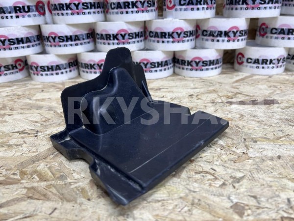 Дефлектор радиатора правый Toyota Fortuner II – внедорожник 5 дв. оригинальный номер 53162-KK010