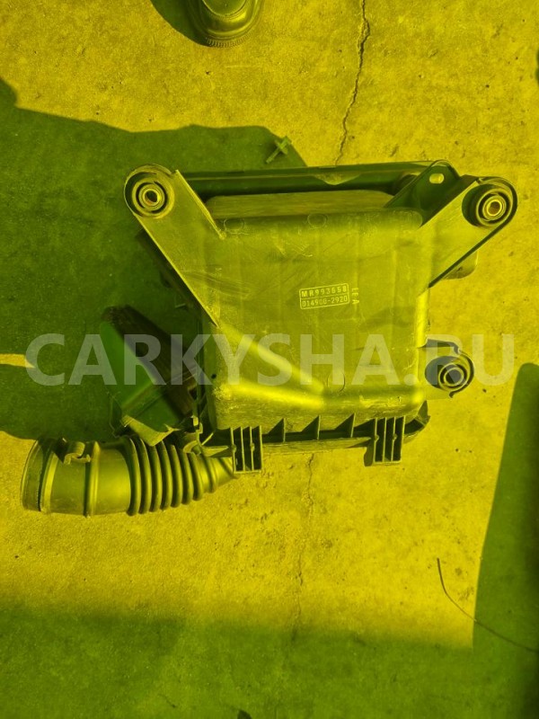 Корпус воздушного фильтра Mitsubishi Grandis 