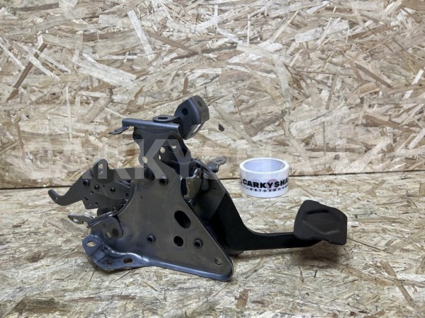 Педаль тормоза Toyota RAV 4 V (XA50) оригинальный номер 47110-42260