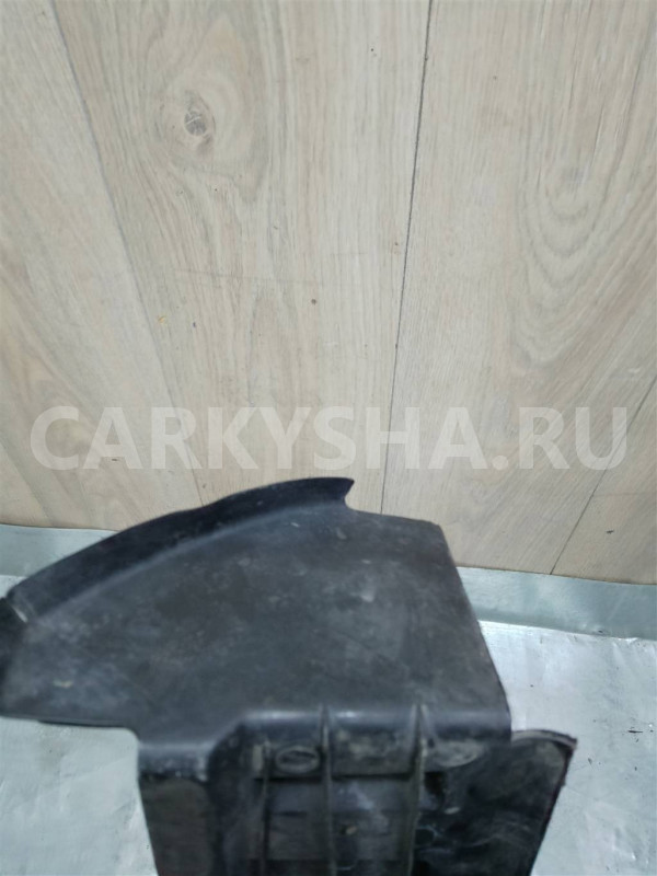 Воздуховод радиатора верхний Land Rover Discovery III 2004-2009 Land Rover Discovery оригинальный номер DXJ500100