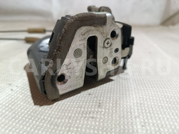 Замок двери задней правой Toyota Corolla оригинальный номер 6905042021